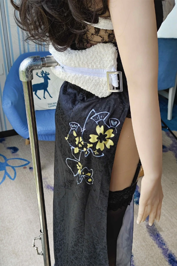 Dual-Function-Sex-Doll-Stand-7